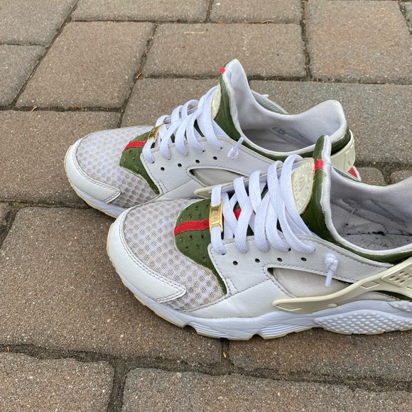 Nike Air Huarache x Gucci color way sneaker (men’s 9) - Picture 4 of 6